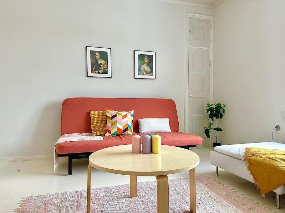 Cute Loft By Tram Stop Апартаменты